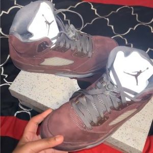 Jordan 5 burgandy retro